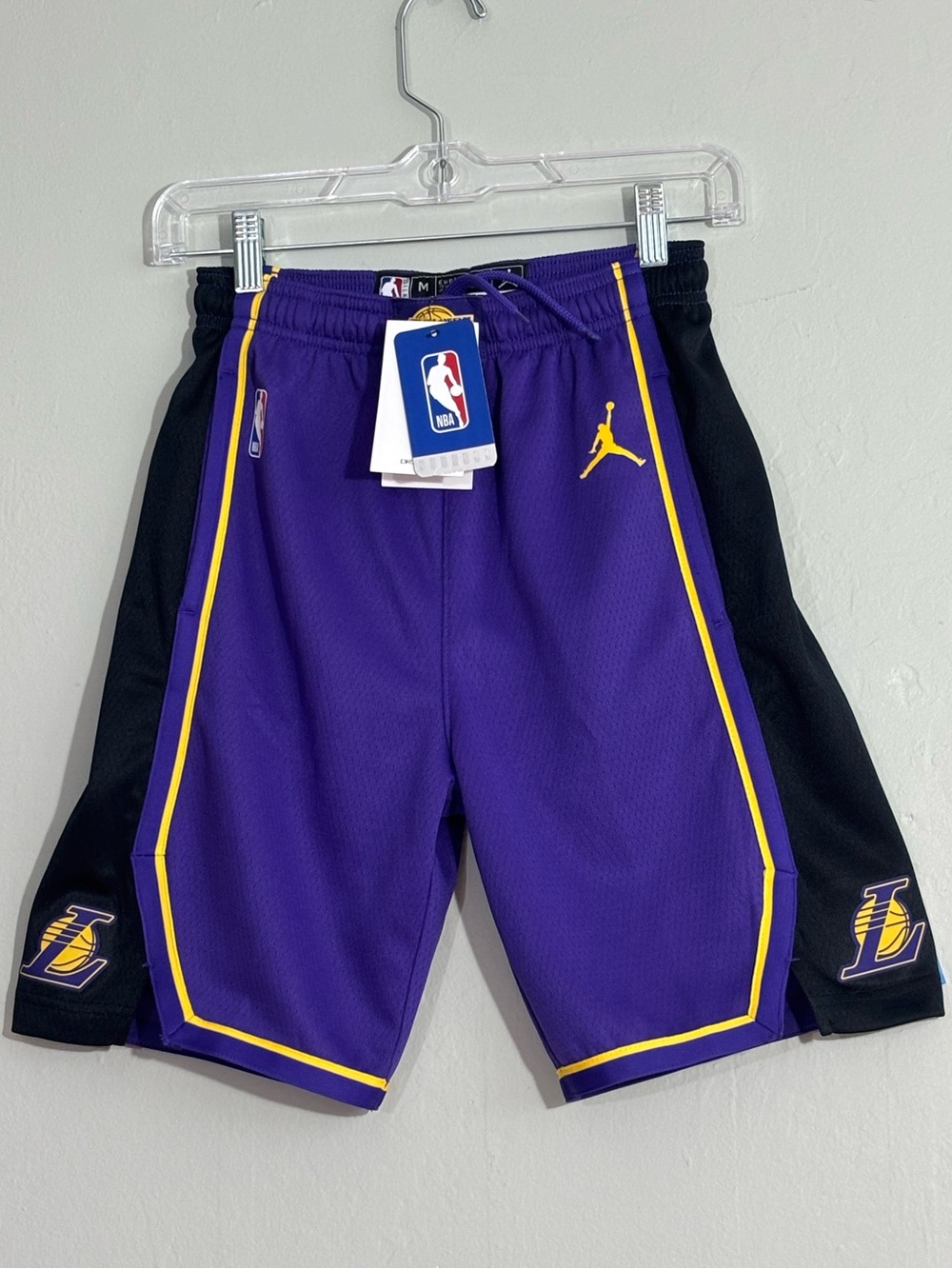 NBA Los Angeles Lakers youth basketball shorts YM NWT